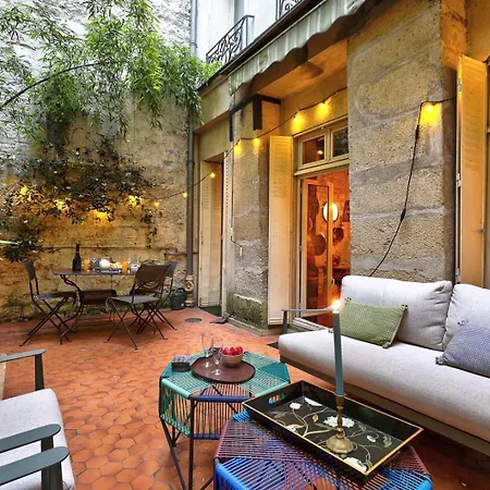 Apartament Bluestay 508 - Flat With Terrasse At St Germain Paryż
